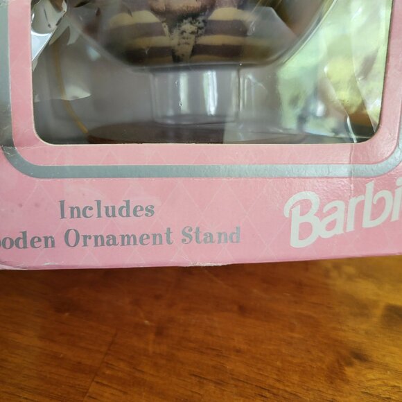 1998 Holiday Barbie 4" Decoupage Ornament w Wooden Ornament Stand MATTEL T4 - Picture 6 of 8